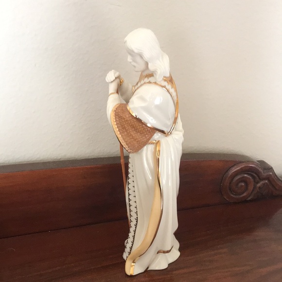 ๐ก Lenox Joseph First Blessing Nativity - Picture 3 of 8